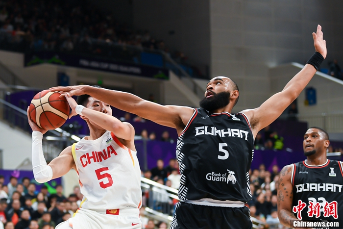 中国男篮新周期首秀告捷 郭士强率队大胜关岛