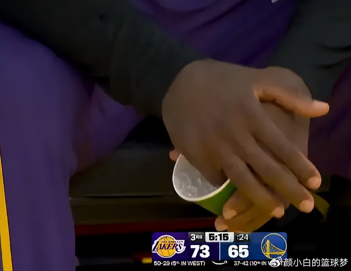 勒布朗单核带队大胜勇士 末节提前打卡创助攻纪